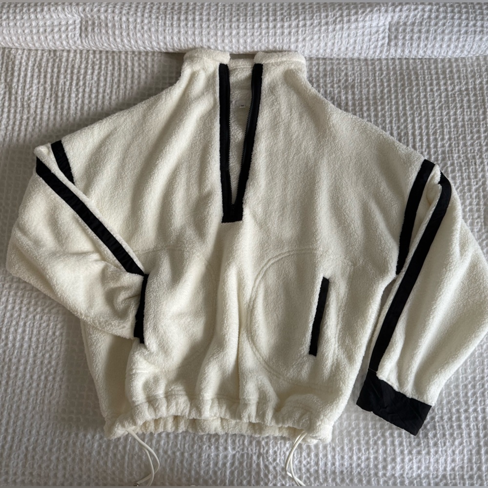 Women's Black and Ivory Fleece Pullover